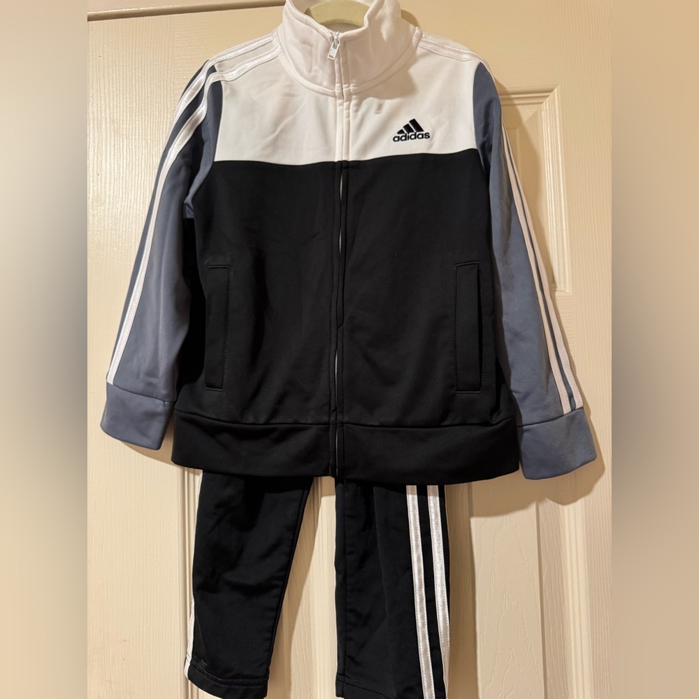 Toddlers Adidas Tracksuit - 4T